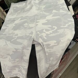 NWT lululemon HR ribbed camo biker shorts size 8